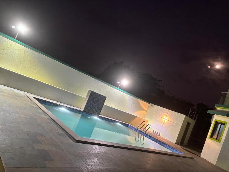 Lake Breeze Resort - image 4