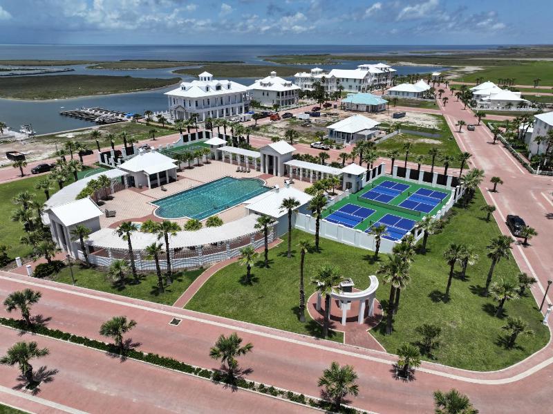 Nuestro Sueno cottage at The Shores home - image 11