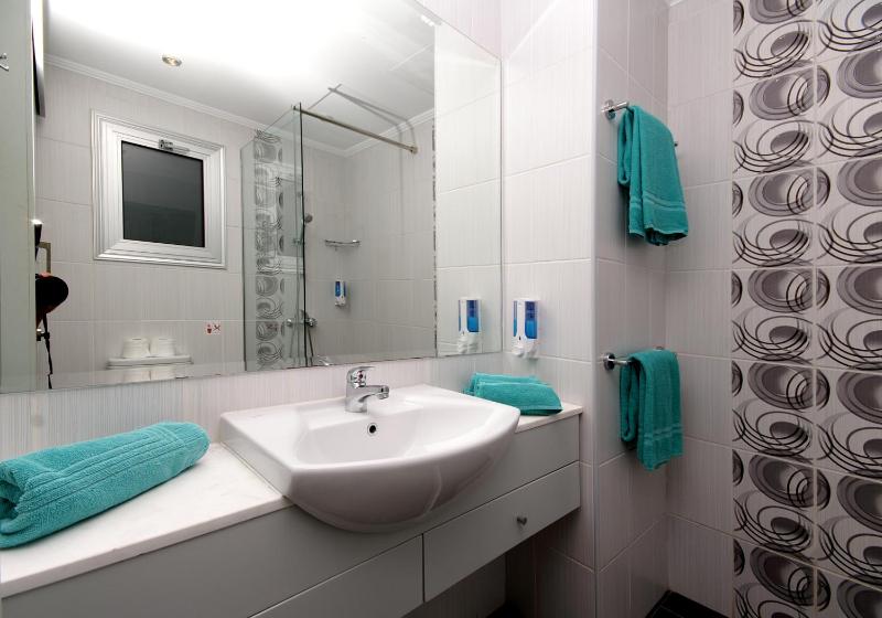 One-Bedroom Family Apartment image 3