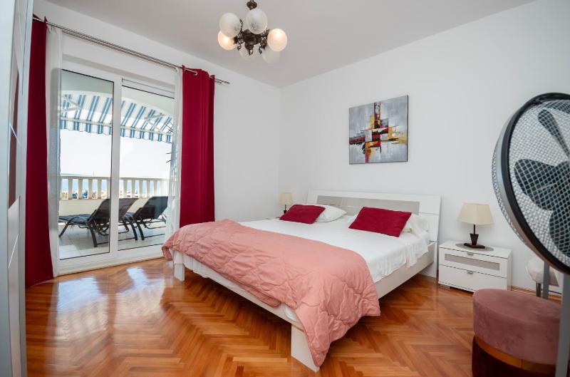 Apartments by the sea Sumpetar Omis - 18286 - image 27