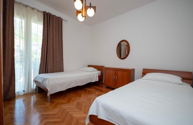 Apartments by the sea Sumpetar Omis - 18286 - image 34