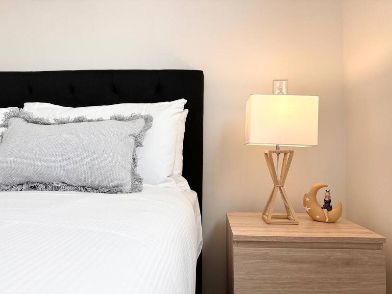 Hagley Two Bedroom Townhouse with Free Parking - image 6