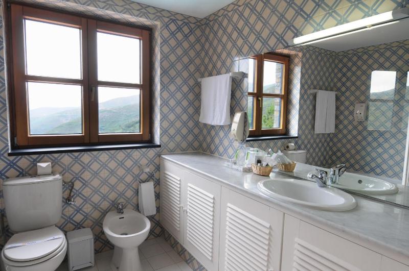 Superior Double Room with City View image 3