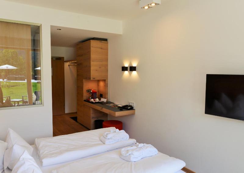 Basic Room with Terrace or Balcony image 4