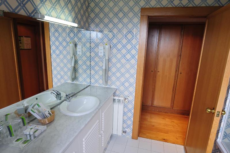 Superior Double Room with City View image 4