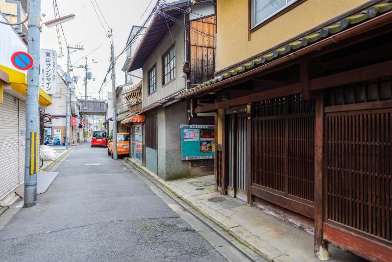 Nadeshiko Shirakawa Machiya House - image 4