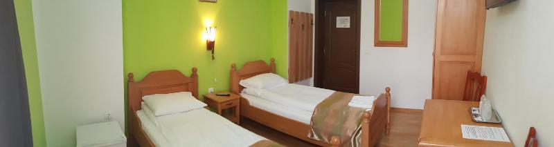 Twin Room image 2