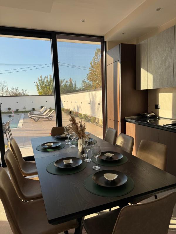 Mia Villa - image 5