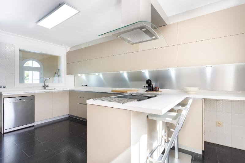 Prime Penthouse Rosaleda - image 10