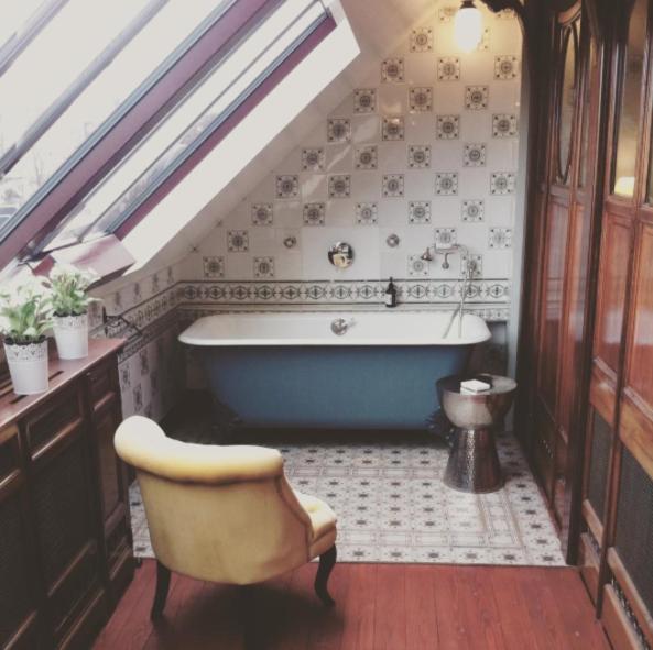 Suite with Lake View image 3