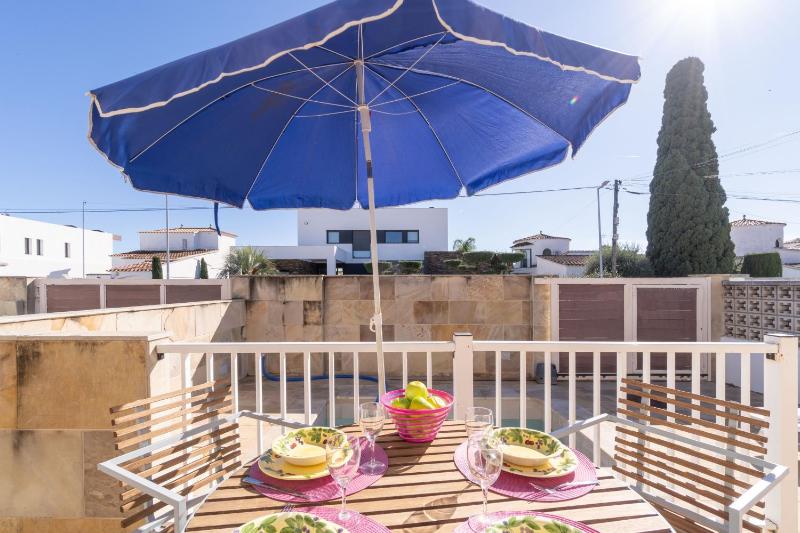 Apart-rent Casa Noguera 0034 con piscina pequeña - image 11