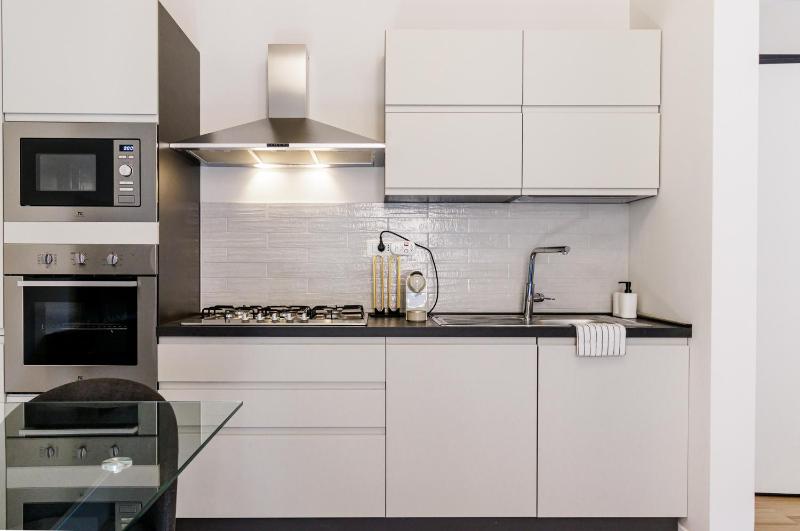 Chiara Apartment | WiFi Train Station Parking - image 20