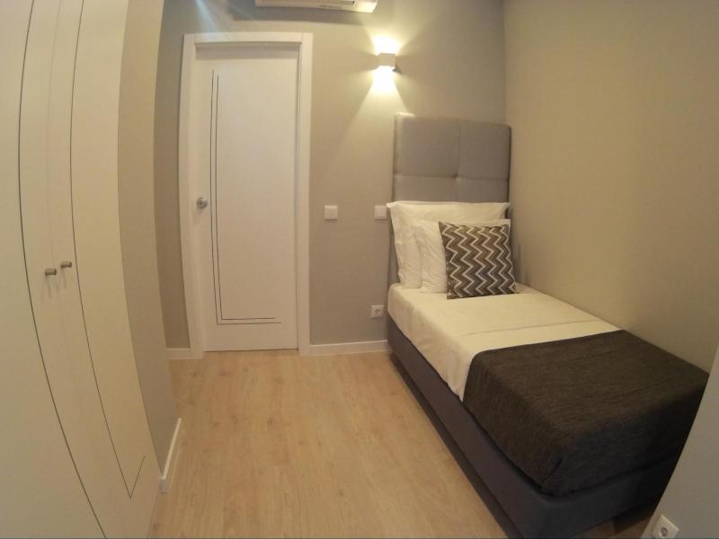 Superior Triple Room image 3