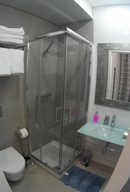 Triple Room with Balcony image 3