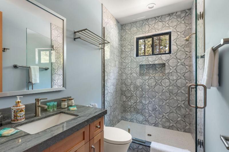 34 - The Maple Crest home - image 28