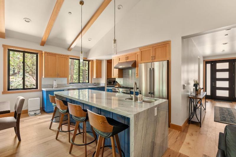 34 - The Maple Crest home - image 22