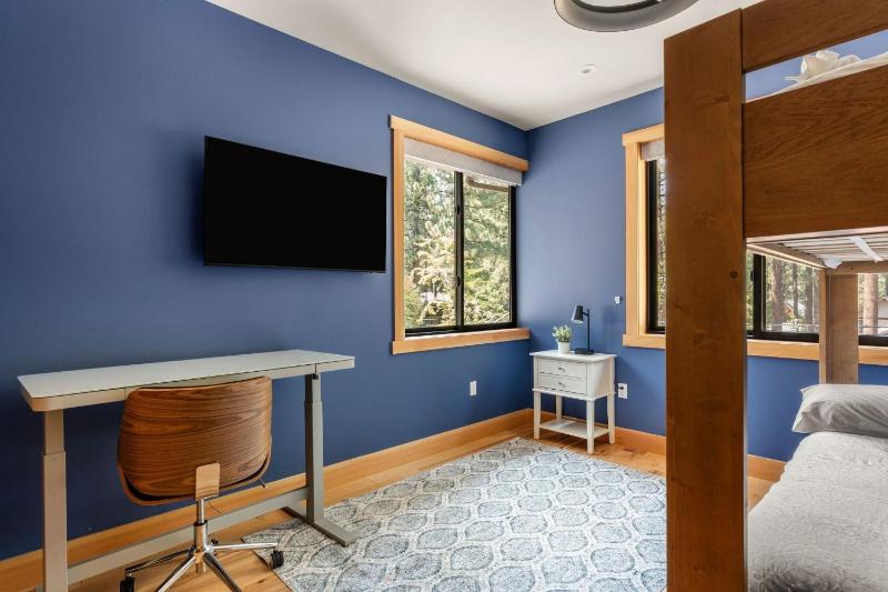34 - The Maple Crest home - image 47