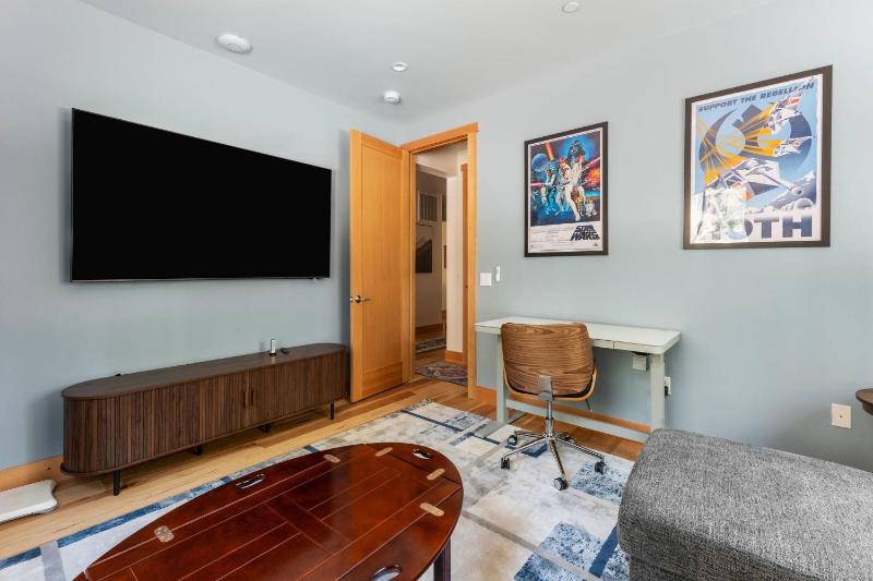34 - The Maple Crest home - image 5