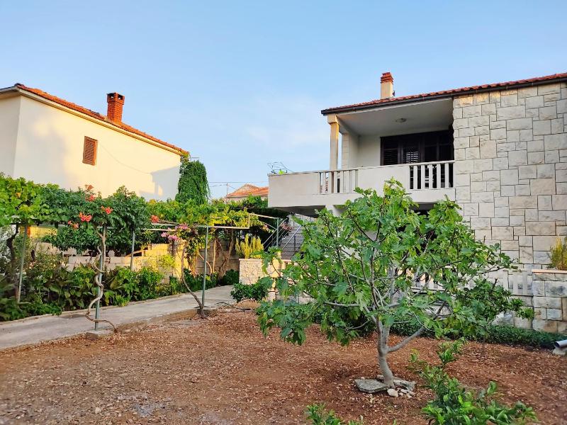 Apartment Karlo - image 2