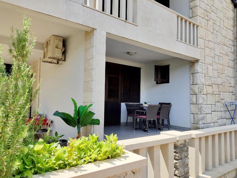 Apartment Karlo - image 12