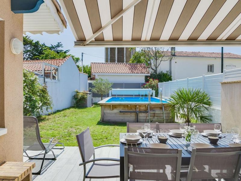 Villa confortable avec piscine proche plage 3 chambres grand séjour patio WIFI équipement complet - image 14