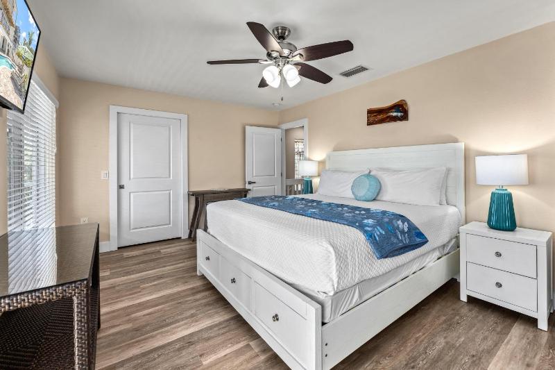 Dolphin Resort - 123 - image 42