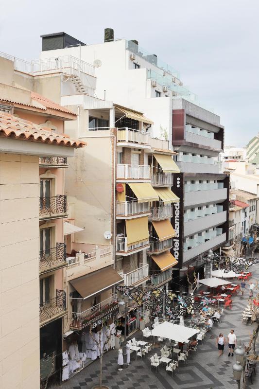 Alameda Apartments Calle Mayor - image 15