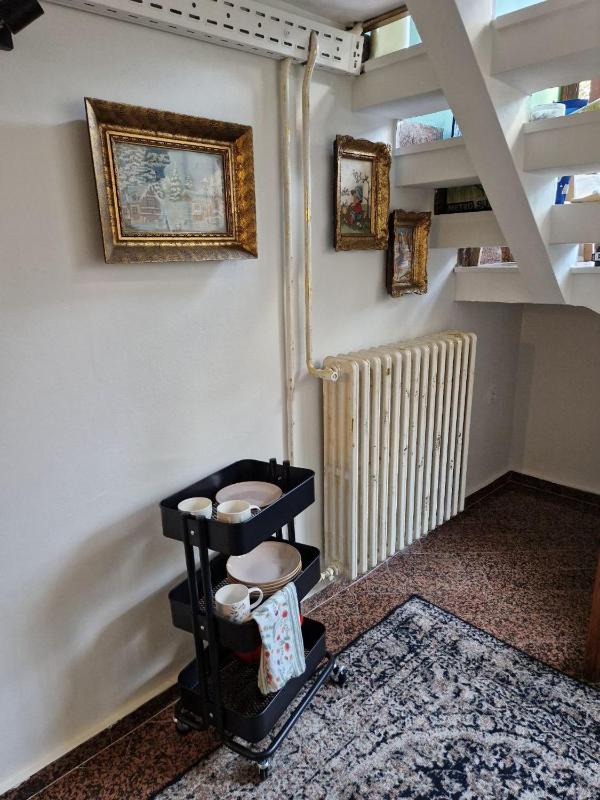 Gallery House - image 9