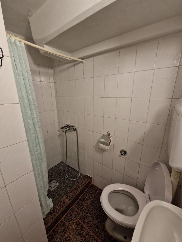 Gallery House - image 4
