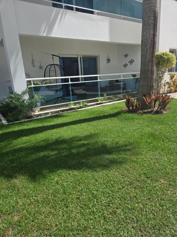 Beautiful 2 bedroom apartment on the beach - image 31