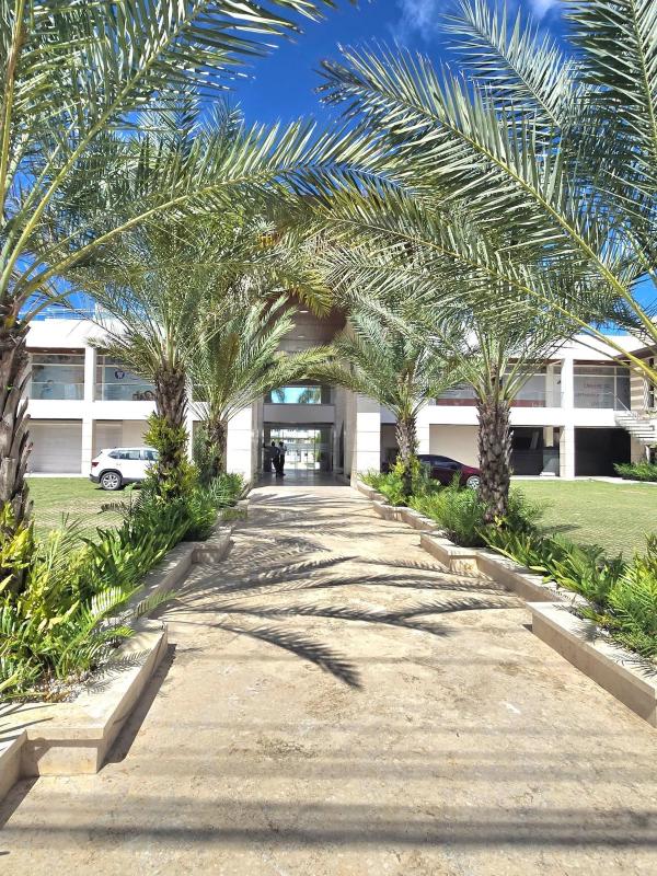 Beautiful 2 bedroom apartment on the beach - image 29