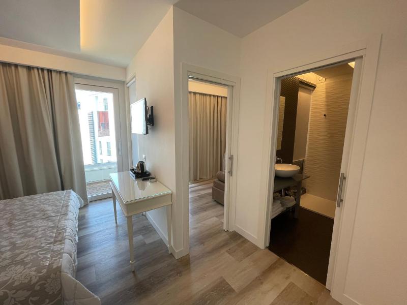 Park Hotel Cellini - image 20