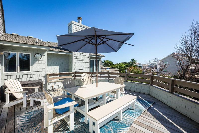 Corolla Light Villa with Hot Tub Amenities Access - image 15