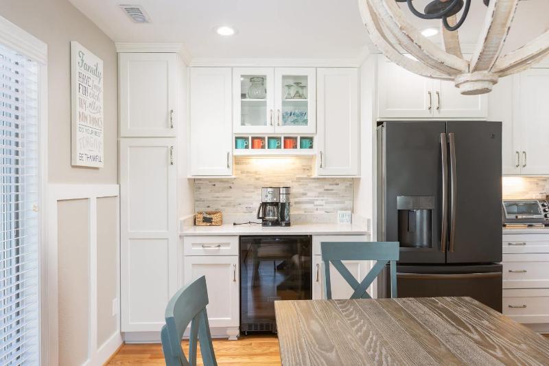 Corolla Light Villa with Hot Tub Amenities Access - image 35