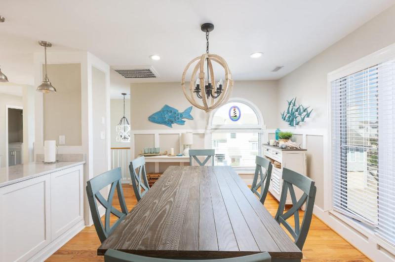 Corolla Light Villa with Hot Tub Amenities Access - image 21