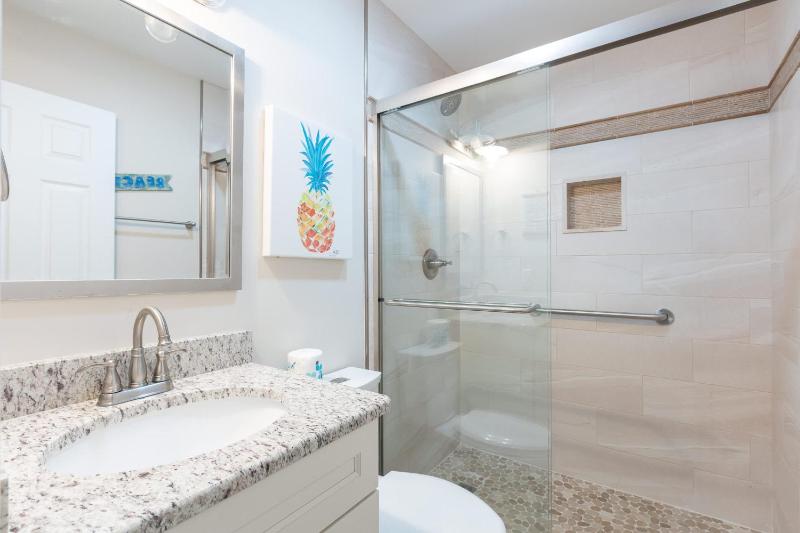 Corolla Light Villa with Hot Tub Amenities Access - image 43