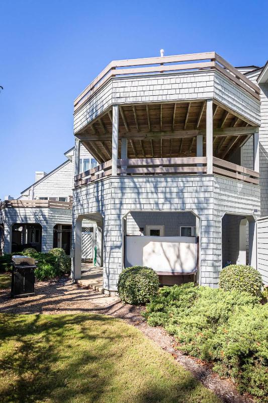 Corolla Light Villa with Hot Tub Amenities Access - image 19