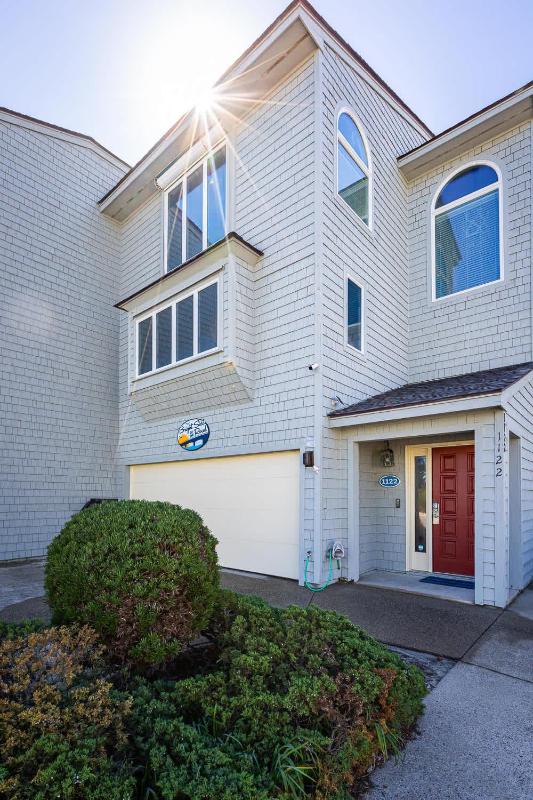 Corolla Light Villa with Hot Tub Amenities Access - image 50