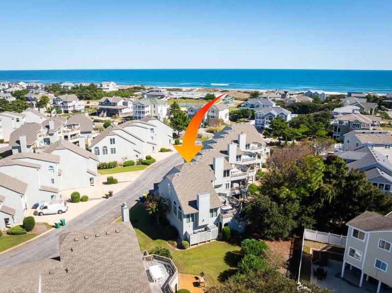 Corolla Light Villa with Hot Tub Amenities Access - image 14