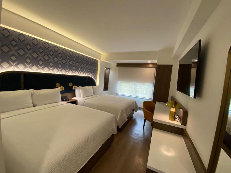 Hotel Roosevelt - image 5