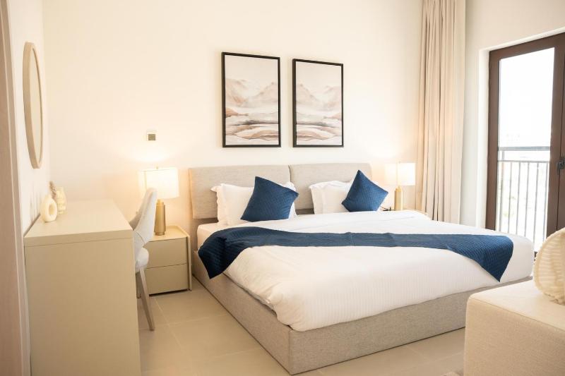Luxury Studio in Yas Golf Collection with Balcony I Premium Pool & Gym I Mins away from F1 & Parks - image 16