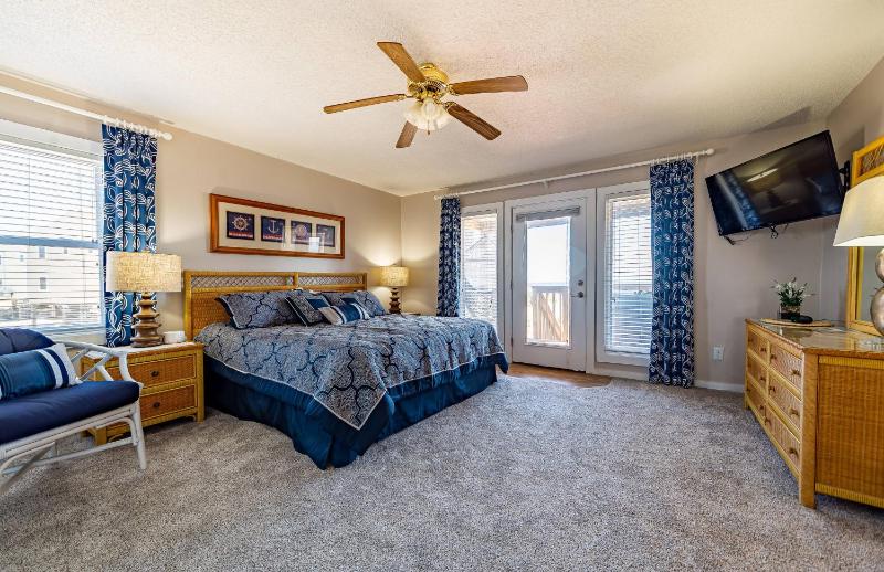 Sunrise Splendor-Nags Head Ocean Views Community Pool Hot Tub Pets OK Flex Stays - image 13