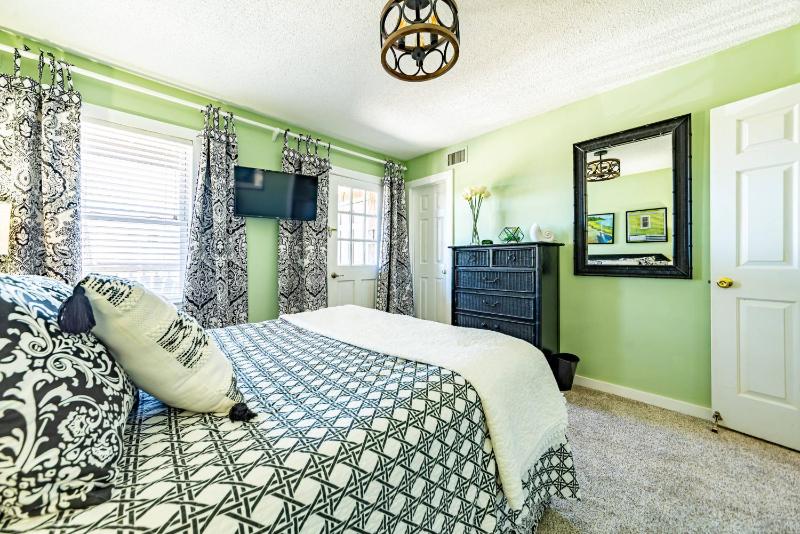 Sunrise Splendor-Nags Head Ocean Views Community Pool Hot Tub Pets OK Flex Stays - image 38