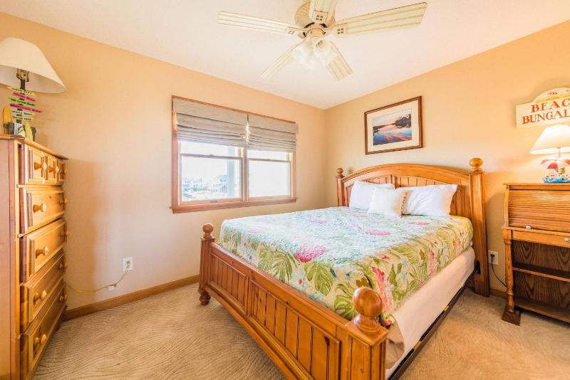Sunrise Surprise - Nags Head MP 16 Oceanfront Ocean View Saltwater Pool Hot Tub Pool Table - image 7