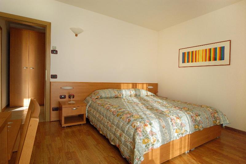 Triple Room image 2