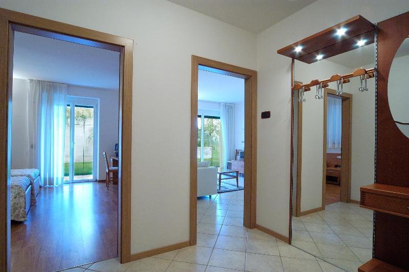 Quadruple Room with Garden View image 3
