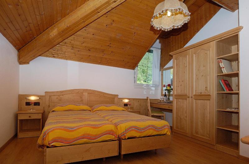 Double Room image 3