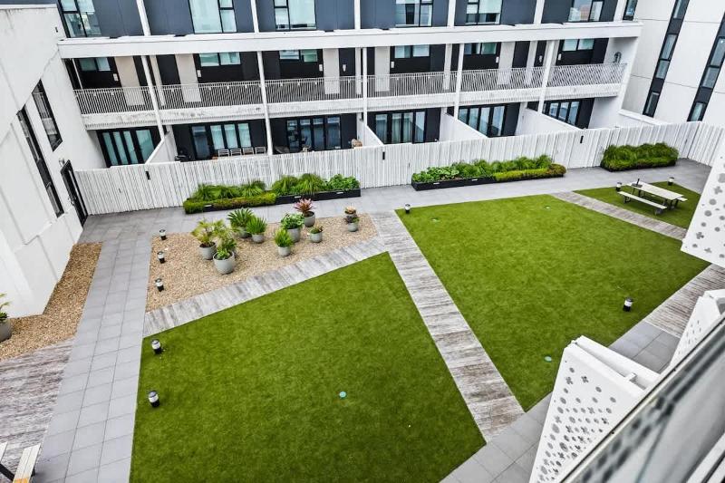 Epsom Apartment Near Cornwall Park by Zodiak Stays - image 10