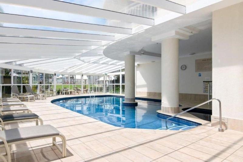 Ocean View Coastal Haven in Burleigh Heads - image 15