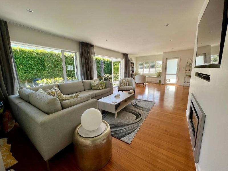 Townhouse by the Sea by Bespoke Stays - image 16